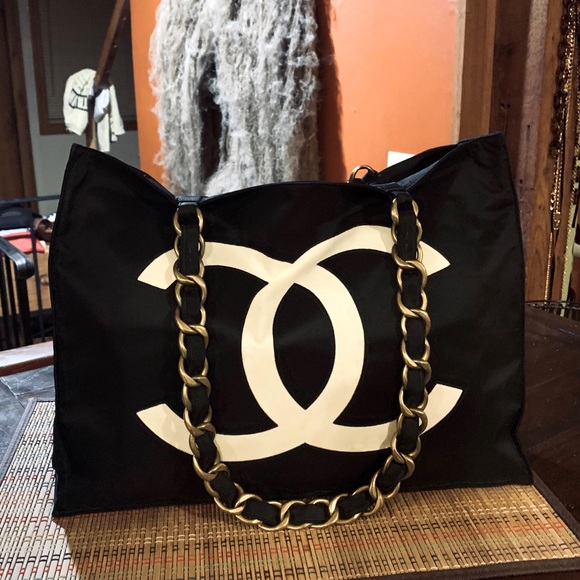 CHANEL Handbags - ♥️ AUT CAHANEL TOTE VNTG HARD 2FIND 16”x12”x4.5”♥️